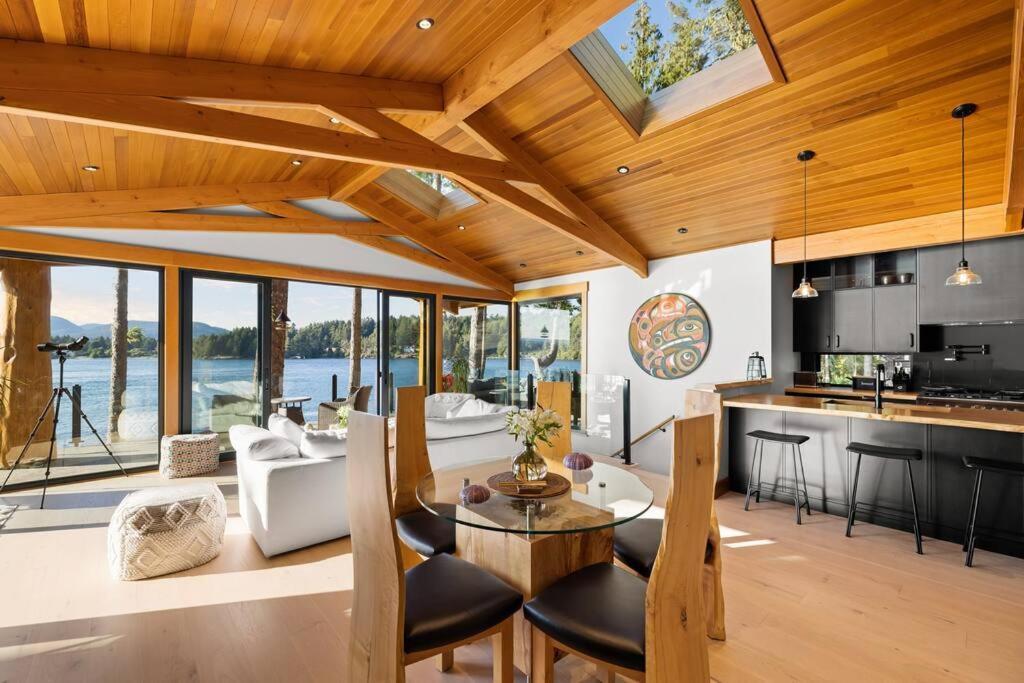 Kingfisher Manor Villa Sooke Exterior foto